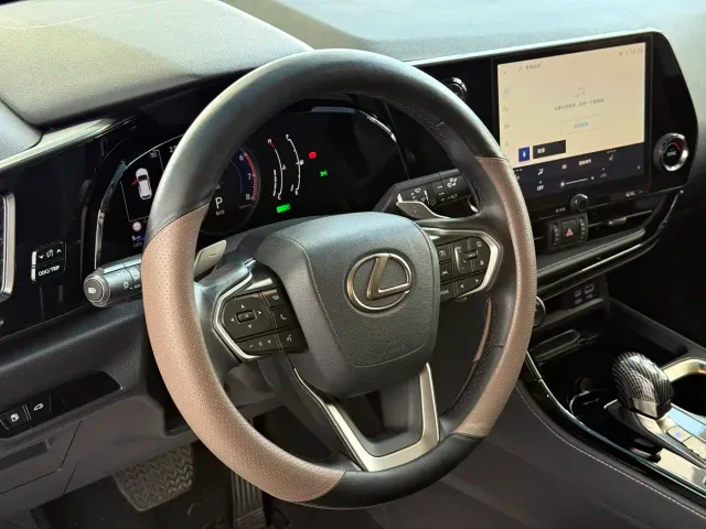 Lexus ES — Фото автомобиля 8
