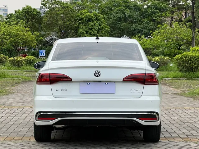 Volkswagen Bora — Фото автомобиля 5