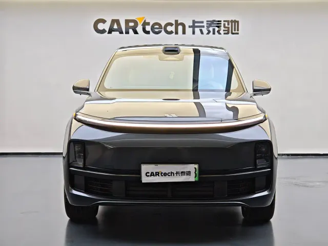 Li Auto L8 — Фото автомобиля 2