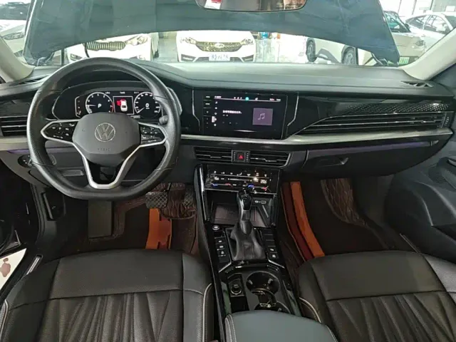 Volkswagen Passat — Фото автомобиля 9