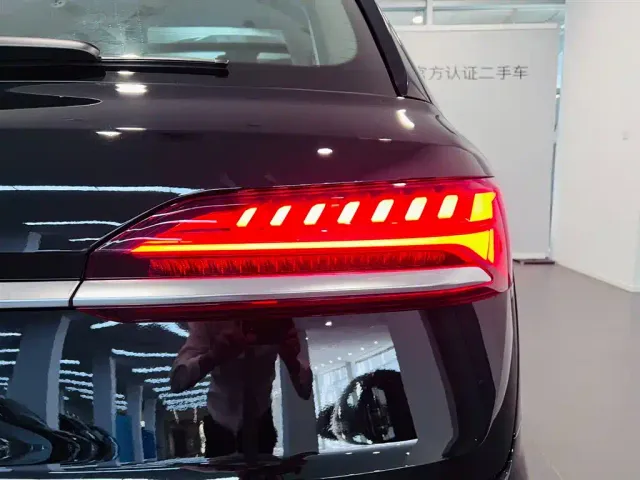 Audi Q7 — Фото автомобиля 14
