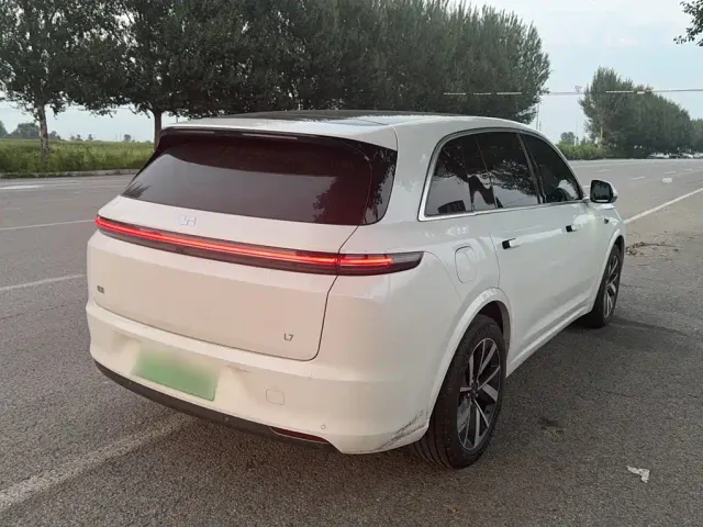 Li Auto L7 — Фото автомобиля 3