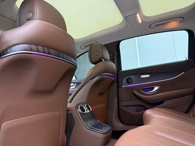 Mercedes-Benz E-Class — Фото автомобиля 9