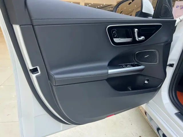 Mercedes-Benz C-Class — Фото автомобиля 15