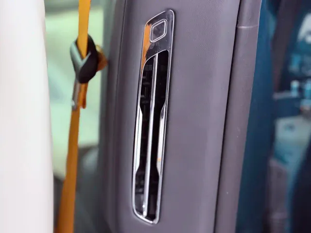Denza Z9GT — Фото автомобиля 13
