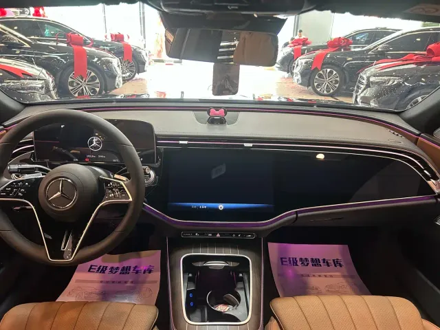 Mercedes-Benz E-Class — Фото автомобиля 11