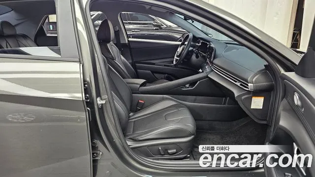Hyundai Avante CN7 — Фото автомобиля 16