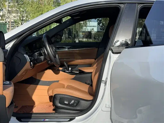 BMW 6 Series Gran Turismo — Фото автомобиля 6