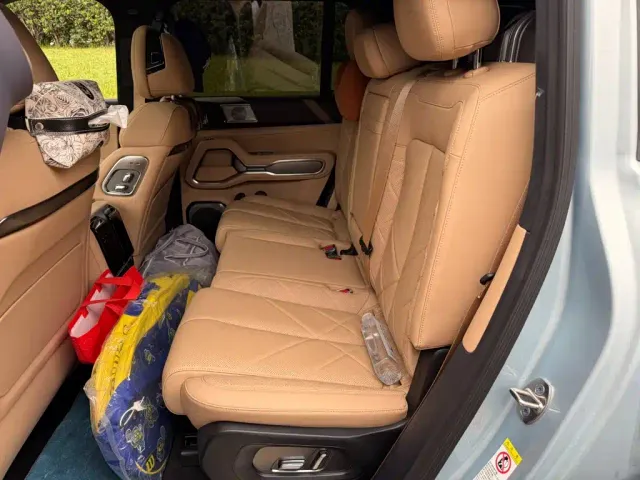 BYD FangChengBao Leopard 8 — Фото автомобиля 12