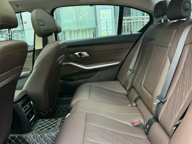 BMW 3 Series — Фото автомобиля 8