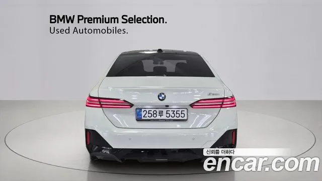 BMW 5 Series G60 — Фото автомобиля 4