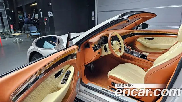 Bentley Continental — Фото автомобиля 11