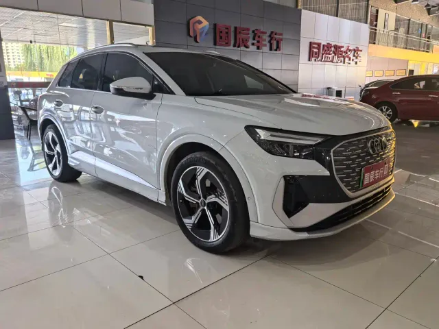 Audi Q4 e-tron — Фото автомобиля 3
