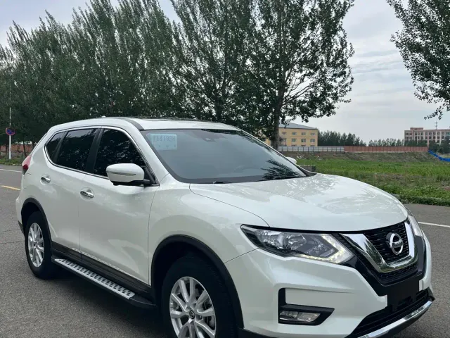 Nissan X-Trail — Фото автомобиля 2