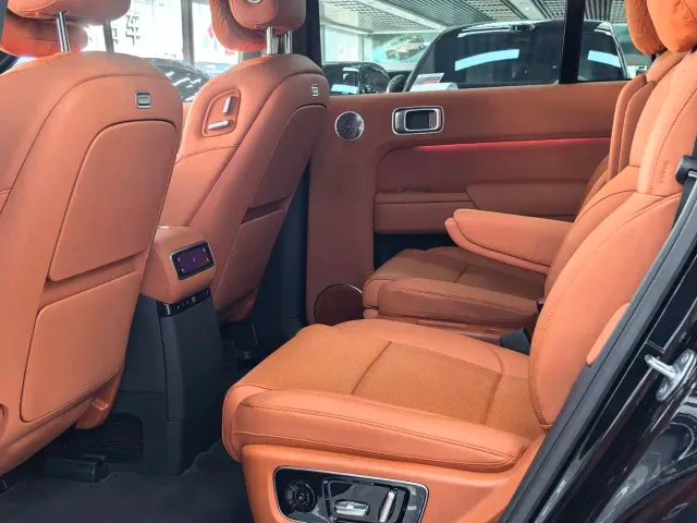 Li Auto L9 — Фото автомобиля 9