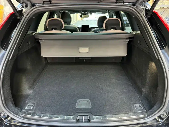 Volvo XC60 — Фото автомобиля 8