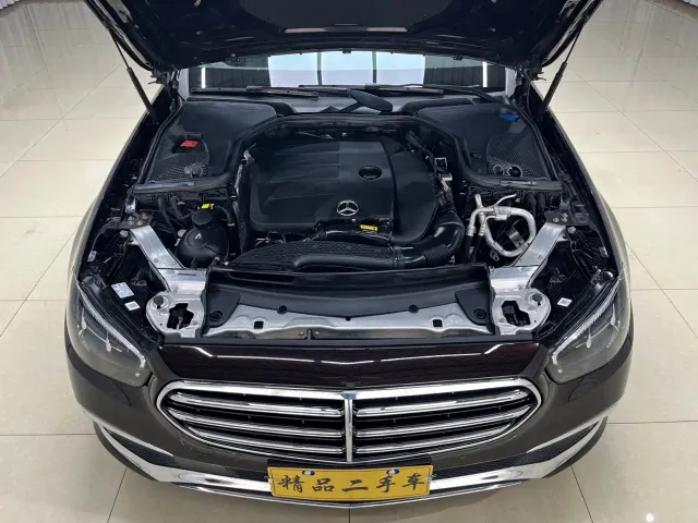 Mercedes-Benz E-Class — Фото автомобиля 15
