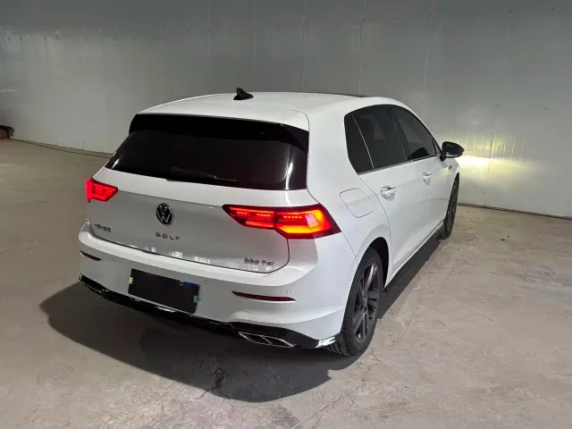 Volkswagen Golf — Фото автомобиля 5