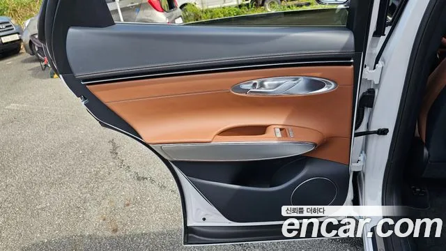 Genesis GV70 2.5T Бензин AWD — Фото автомобиля 7