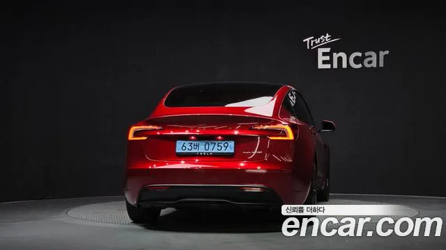 Tesla Model 3 — Фото автомобиля 4