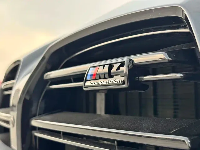 BMW M4 — Фото автомобиля 12