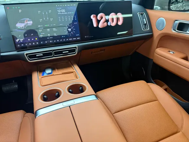 Li Auto L6 — Фото автомобиля 18