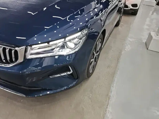 Geely Emgrand — Фото автомобиля 23
