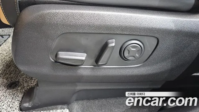 Kia Carnival Generation 4 — Фото автомобиля 20