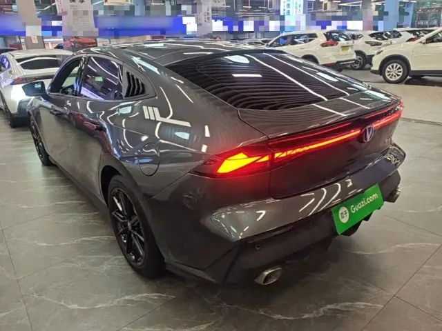Changan UNI-V — Фото автомобиля 4