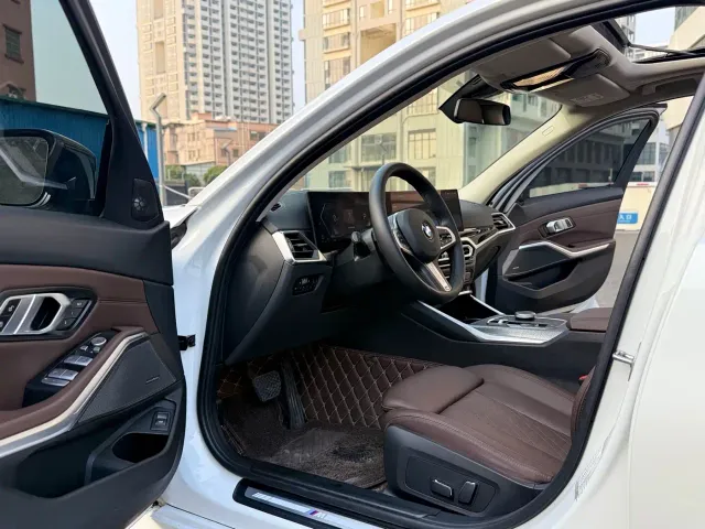 BMW 3 Series — Фото автомобиля 4