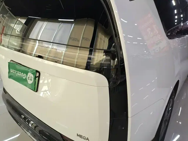 Li Auto MEGA — Фото автомобиля 7