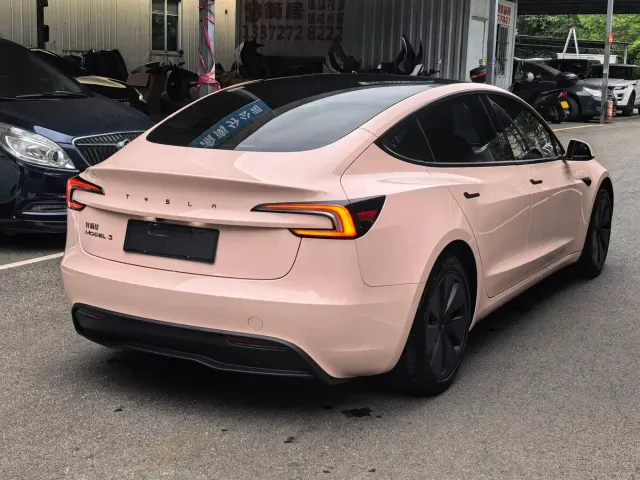 Tesla Model 3 — Фото автомобиля 4