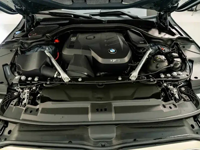 BMW 5 Series — Фото автомобиля 26