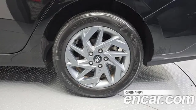 Hyundai Avante CN7 — Фото автомобиля 5