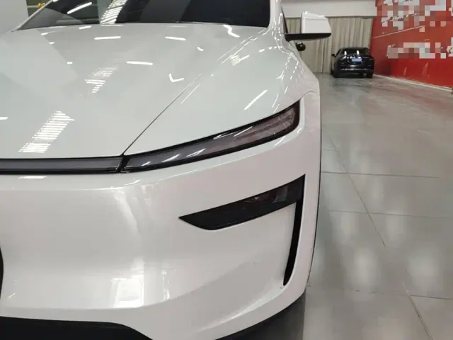 Tesla Model Y — Фото автомобиля 23