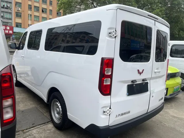 Wuling Yangguang — Фото автомобиля 7