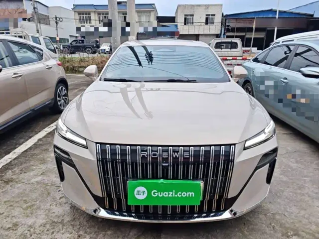 Roewe Roewe M7 DMH 2025 Base — Фото автомобиля 2
