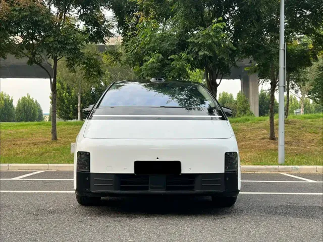 Li Auto MEGA — Фото автомобиля 2