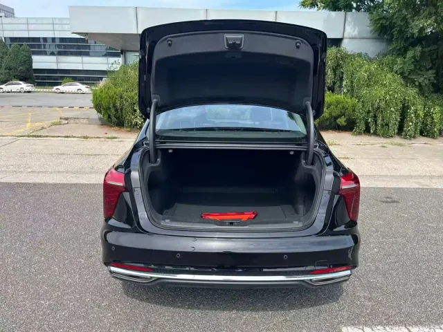 Hongqi H5 — Фото автомобиля 4