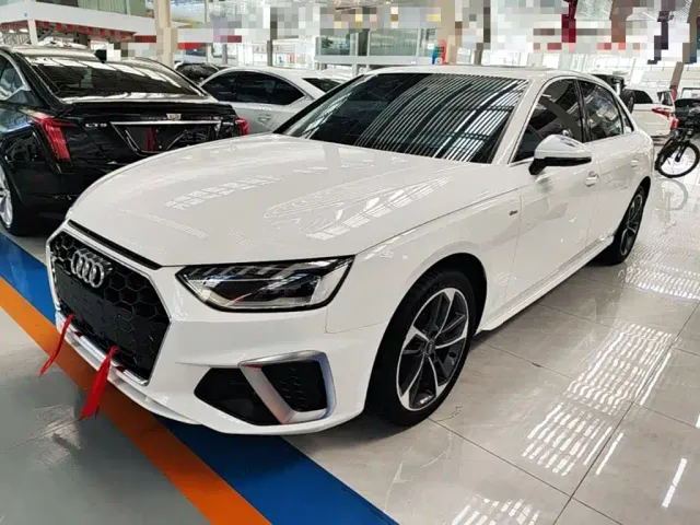 Фотография автомобиля — Audi A4L