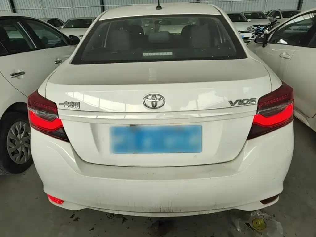 Toyota Vios 2022 1.5L 20th Anniversary Edition — Фото автомобиля 5
