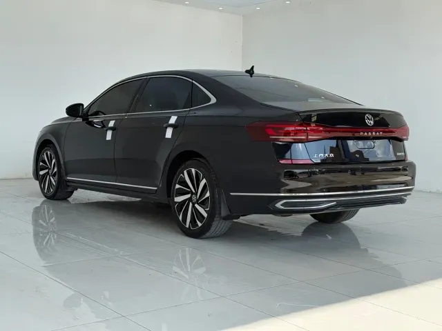 Volkswagen Passat — Фото автомобиля 17