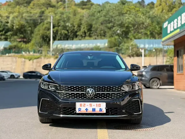Volkswagen Passat — Фото автомобиля 2