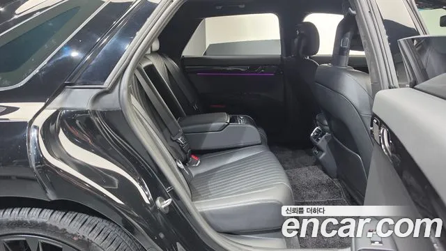 Hyundai Grandeur Grandeur (GN7) 2.5 Бензин 2WD — Фото автомобиля 11