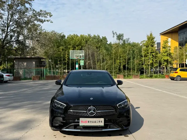 Mercedes-Benz E-Class — Фото автомобиля 2
