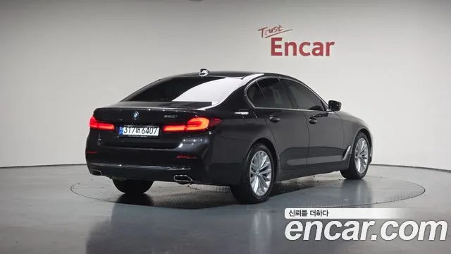 BMW 5-Series — Фото автомобиля 2