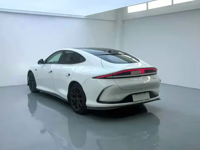 IM Motors L6 — Фото автомобиля 6