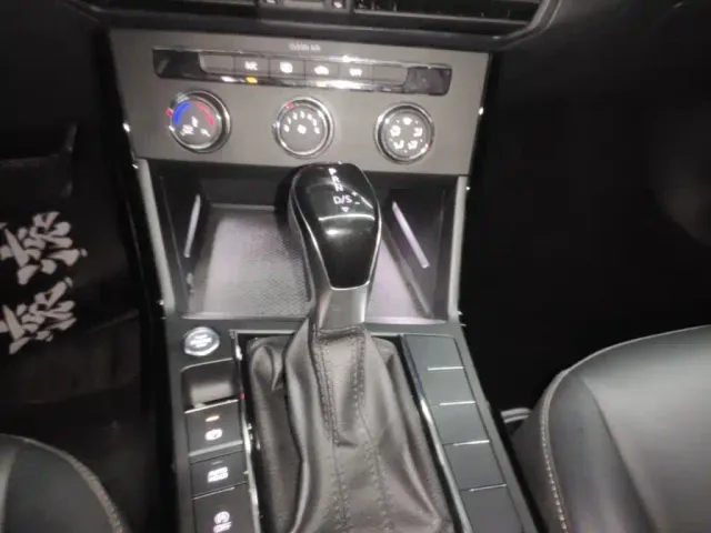 Volkswagen Passat — Фото автомобиля 13