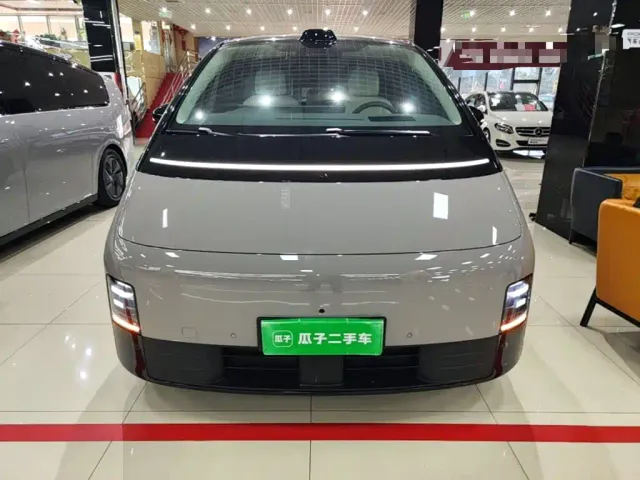 Li Auto MEGA — Фото автомобиля 2