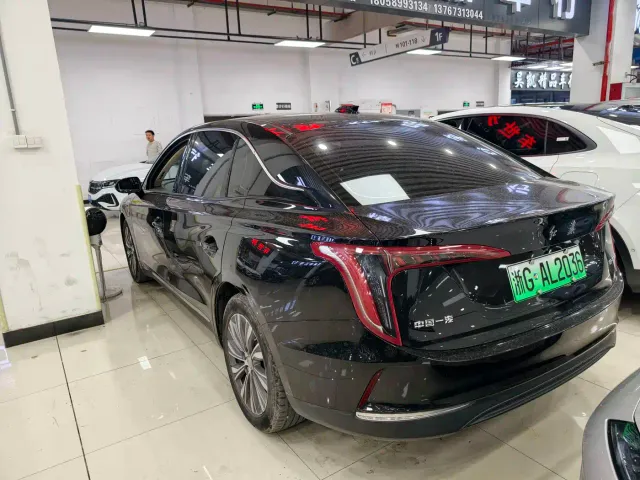 Hongqi E-QM5 — Фото автомобиля 7